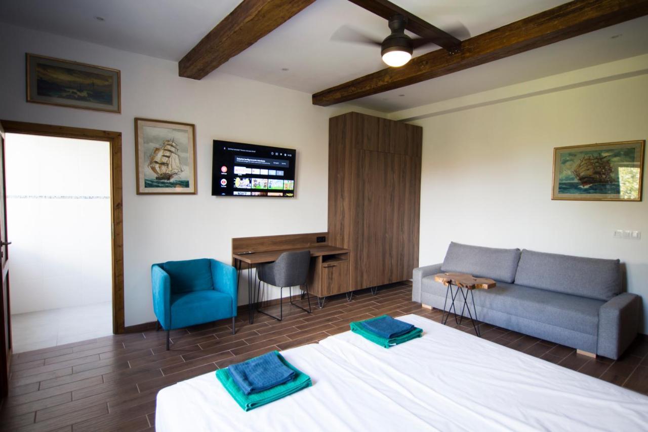 Luxurio Rooms With Baths Livorno Ngoại thất bức ảnh