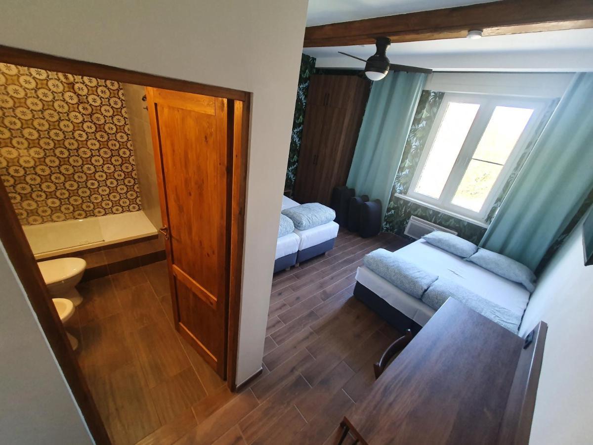Luxurio Rooms With Baths Livorno Ngoại thất bức ảnh